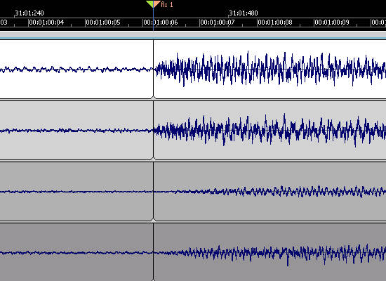 This shows how to place a splice point right in front of a transient for the best splicing results. 